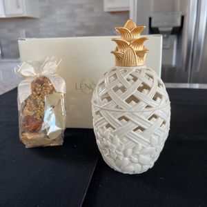 Lenox Vintage Pinapple with Potpourri